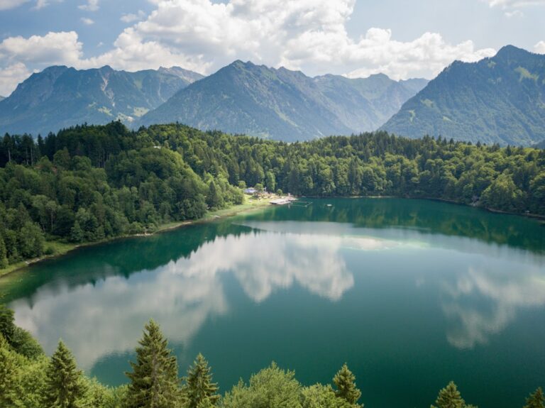 Bayerns schönste Stauseen: Wo künstliche Seen zu Naturparadiesen werden